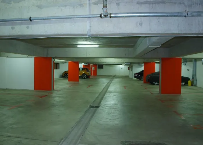 Lucia Exclusive With Parking In The Garage アパート
